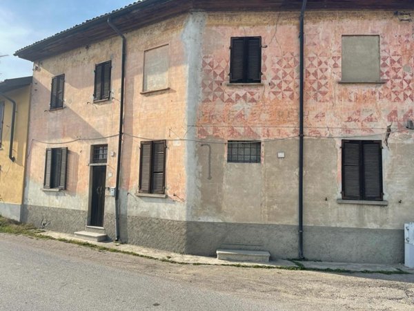 casa indipendente in vendita a Garlasco in zona San Biagio