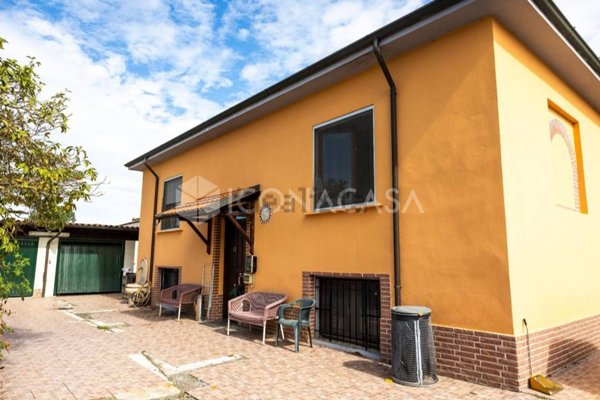 casa indipendente in vendita a Garlasco in zona Bozzola