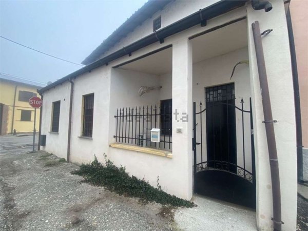 casa indipendente in vendita a Garlasco