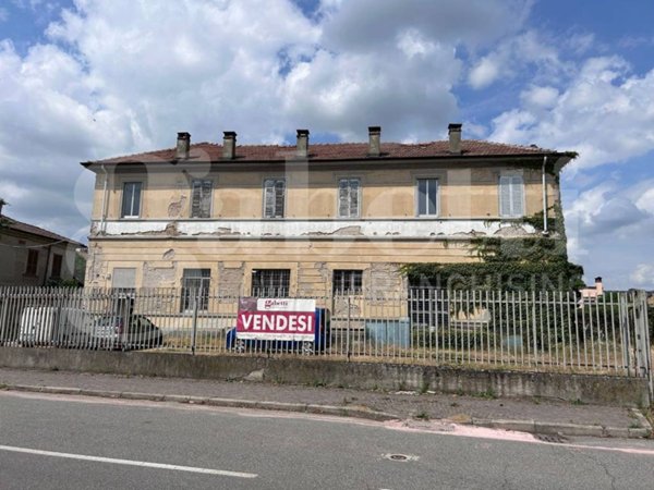 locale commerciale in vendita a Garlasco