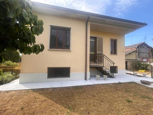 casa indipendente in vendita a Garlasco in zona San Biagio