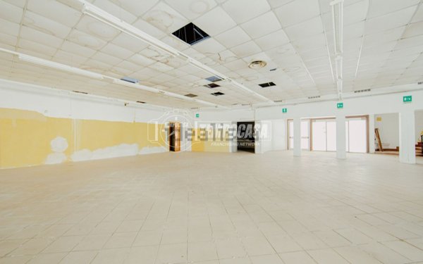 locale commerciale in vendita a Garlasco