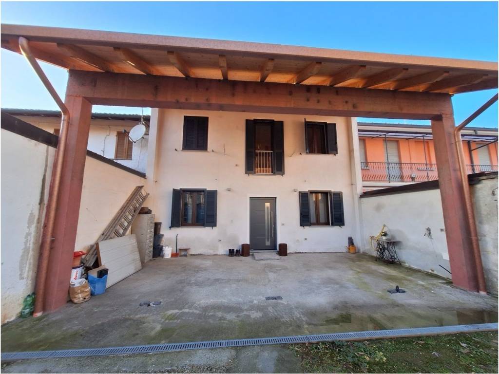 casa indipendente in vendita a Garlasco