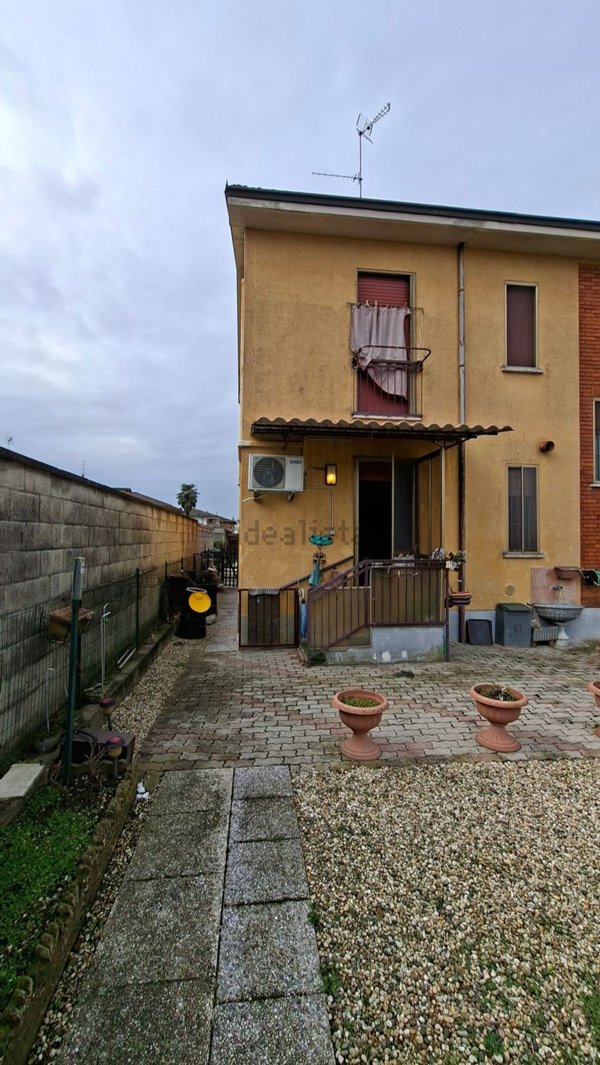 casa indipendente in vendita a Garlasco