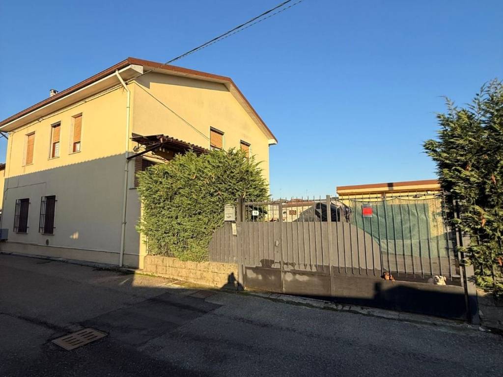 casa indipendente in vendita a Garlasco