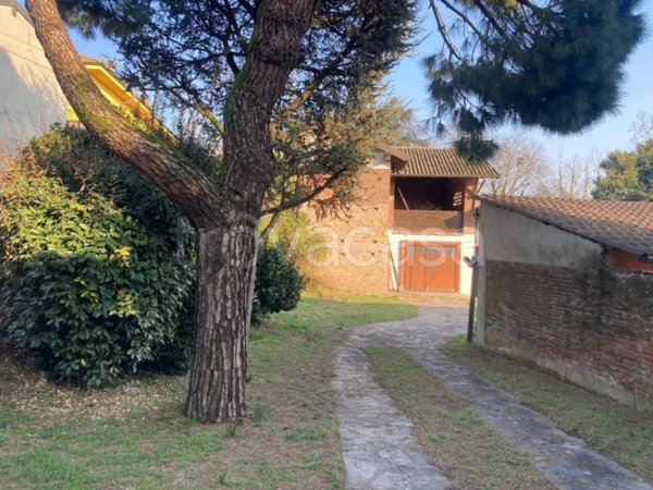 casa indipendente in vendita a Garlasco in zona San Biagio