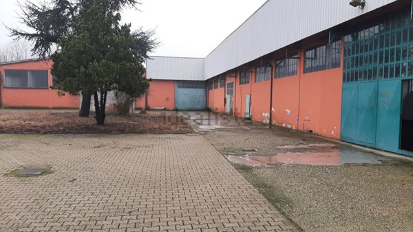 capannone in vendita a Garlasco