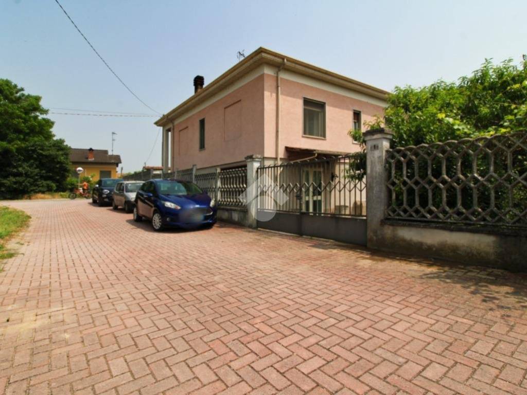 casa indipendente in vendita a Garlasco