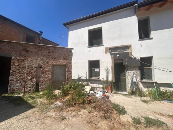 casa indipendente in vendita a Garlasco