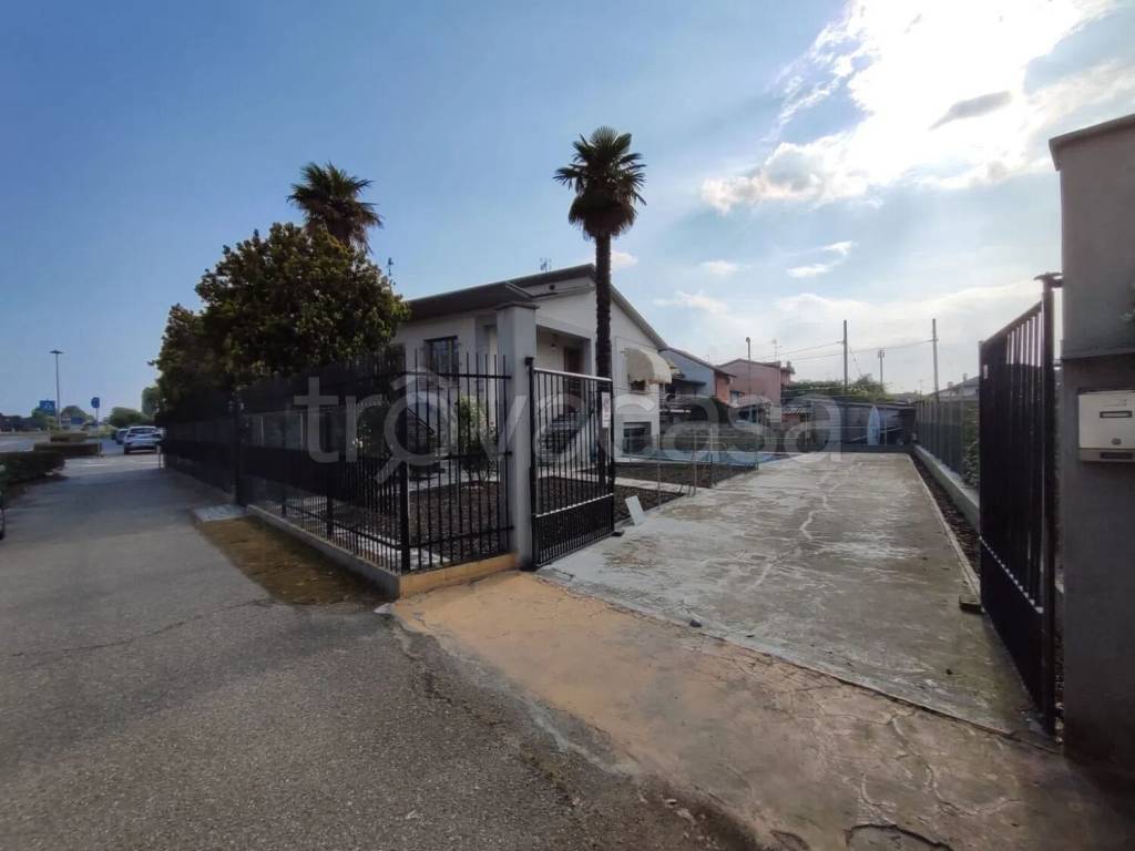casa indipendente in vendita a Garlasco