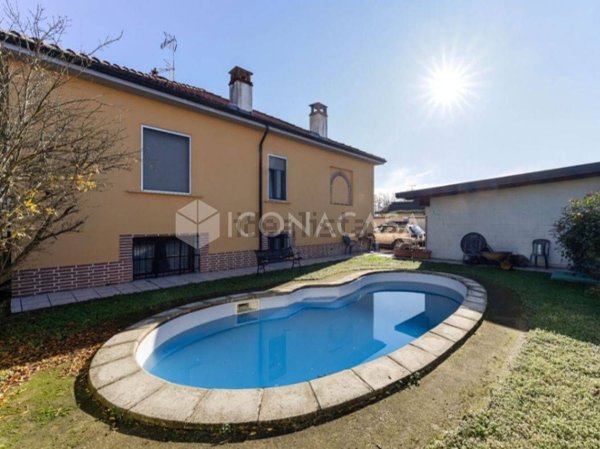 casa indipendente in vendita a Garlasco in zona Bozzola