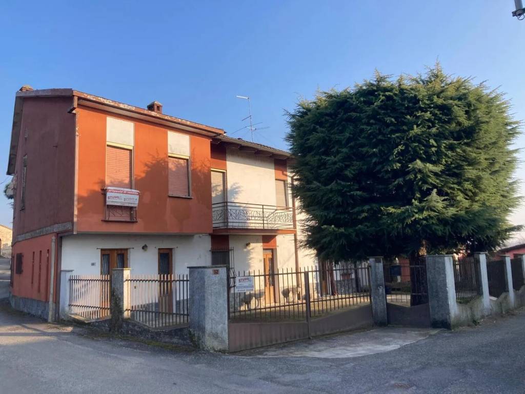 casa indipendente in vendita a Garlasco in zona San Biagio