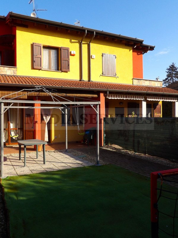 casa indipendente in vendita a Garlasco in zona San Biagio
