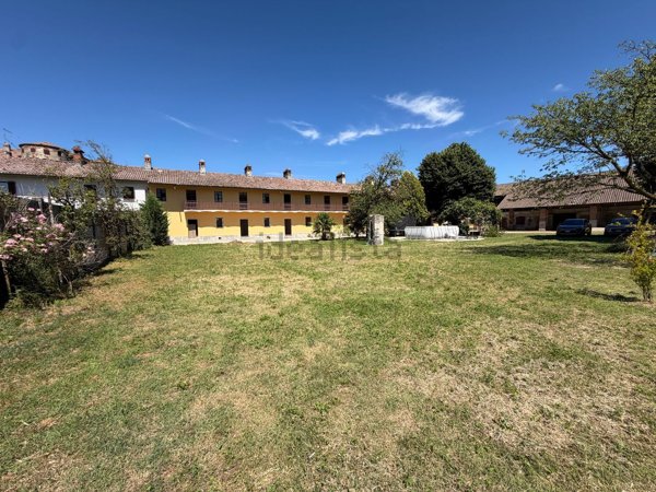 casale in vendita a Garlasco in zona Bozzola
