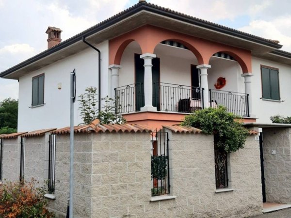 casa indipendente in vendita a Garlasco in zona Bozzola