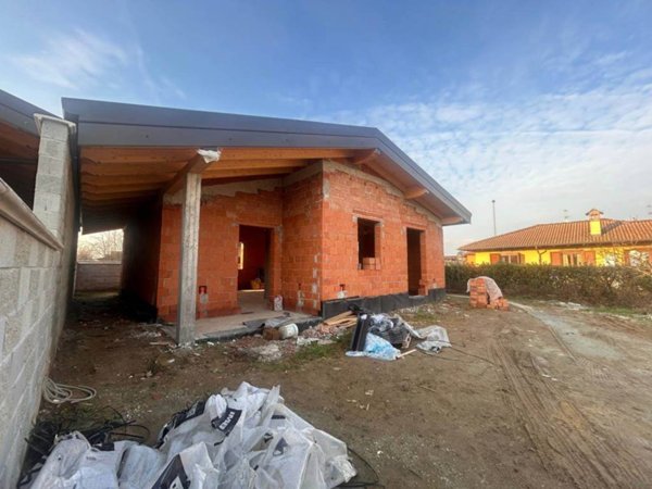 casa indipendente in vendita a Garlasco in zona Bozzola