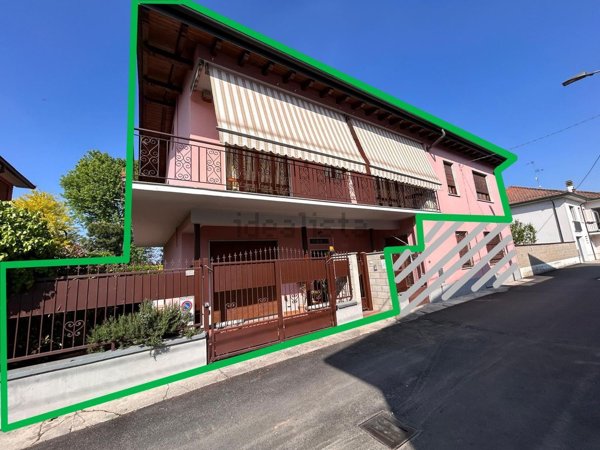 appartamento in vendita a Garlasco in zona Bozzola