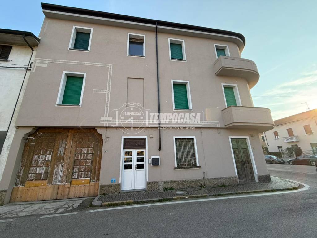 appartamento in vendita a Garlasco in zona Bozzola