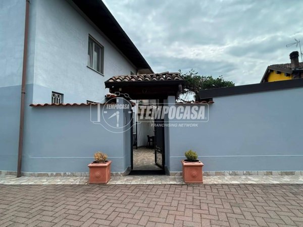 casa indipendente in vendita a Garlasco in zona Bozzola