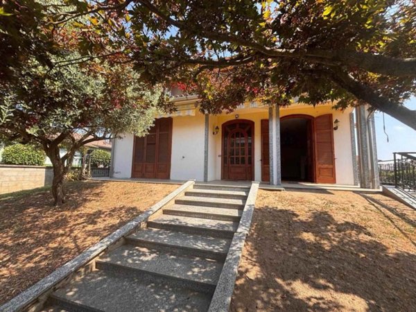 casa indipendente in vendita a Garlasco in zona Bozzola
