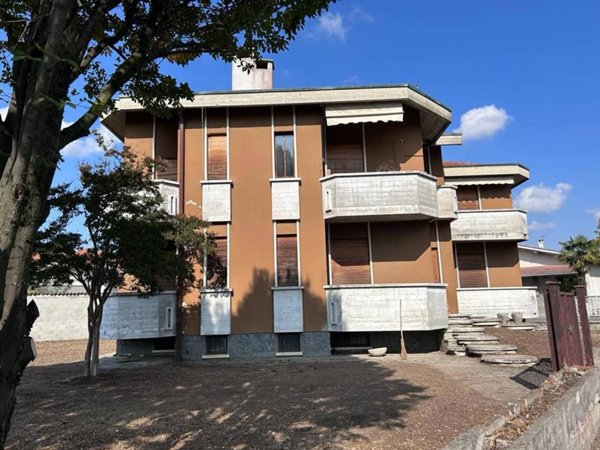 casa indipendente in vendita a Garlasco in zona Bozzola