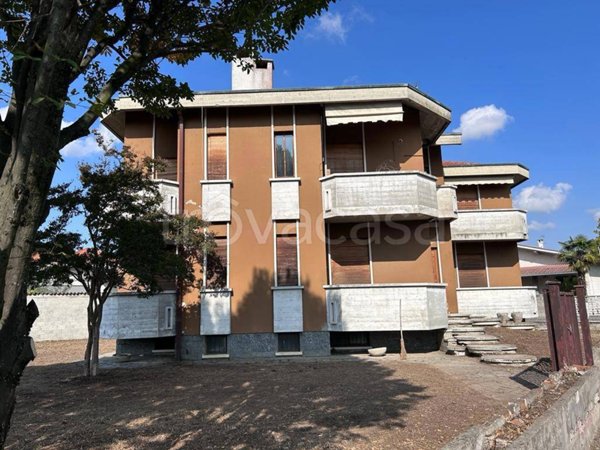 casa indipendente in vendita a Garlasco in zona Bozzola