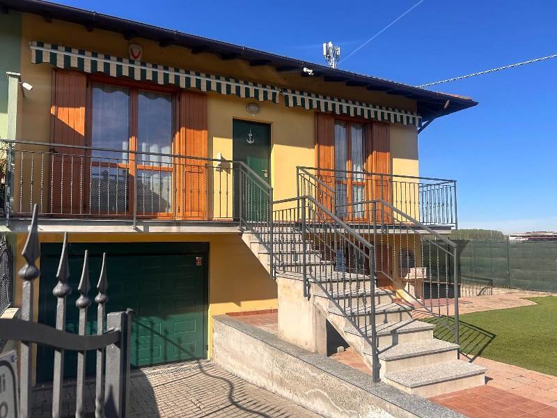 casa indipendente in vendita a Garlasco in zona Bozzola