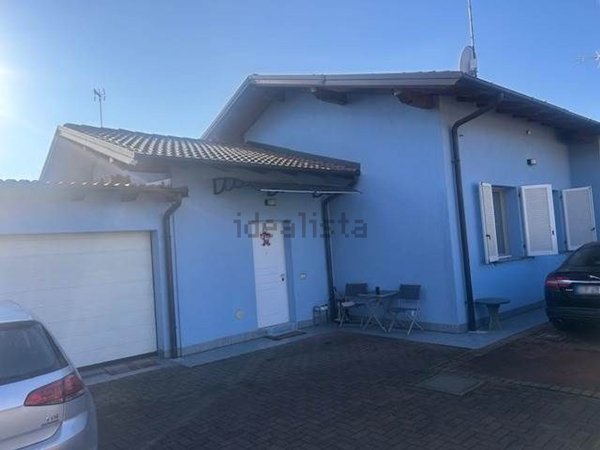 casa indipendente in vendita a Garlasco in zona Bozzola