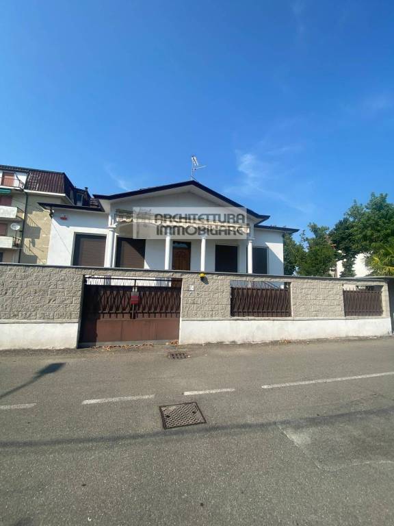 casa indipendente in vendita a Garlasco in zona Bozzola