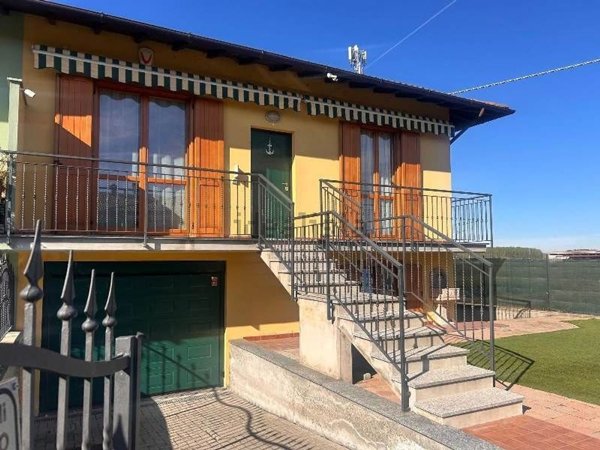 casa indipendente in vendita a Garlasco in zona Bozzola