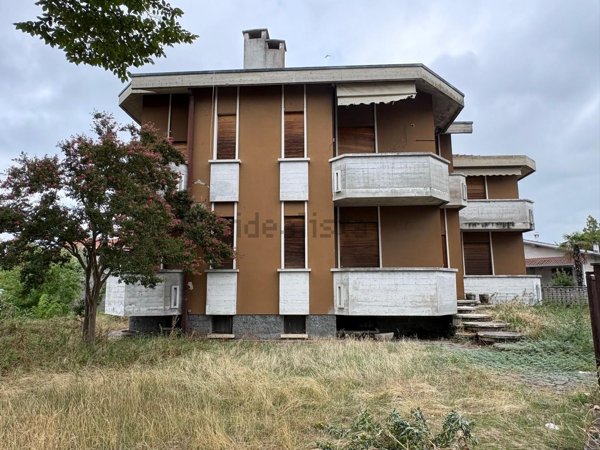 casa indipendente in vendita a Garlasco in zona Bozzola