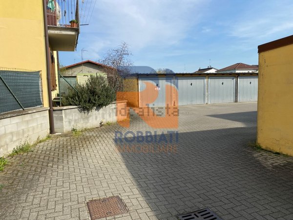 box auto in vendita a Garlasco in zona Bozzola