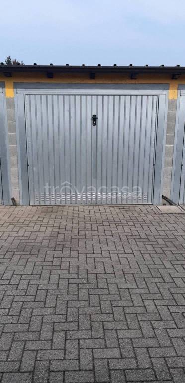 box auto in vendita a Garlasco in zona Bozzola