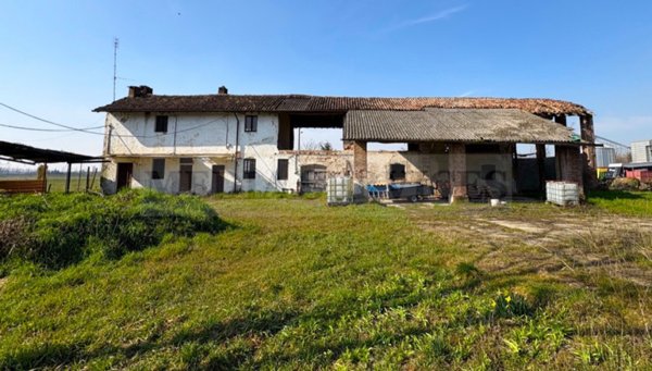 casale in vendita a Garlasco in zona San Biagio