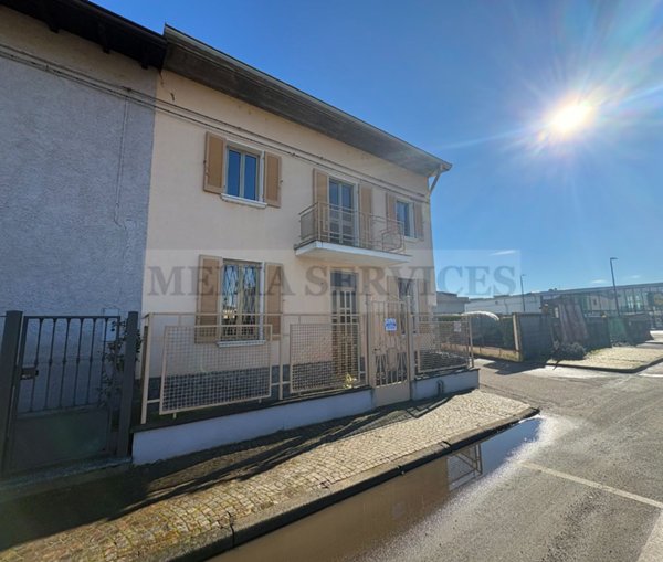 casa indipendente in vendita a Garlasco in zona Bozzola