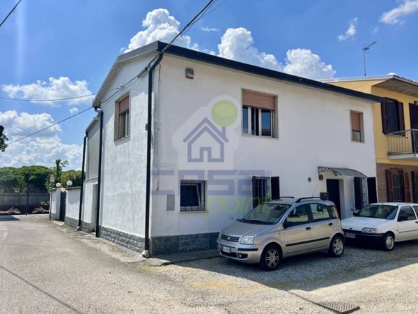 casa indipendente in vendita a Gerenzago