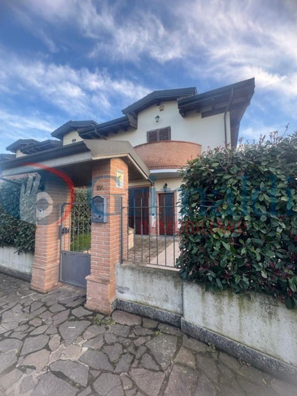 casa indipendente in vendita a Gerenzago