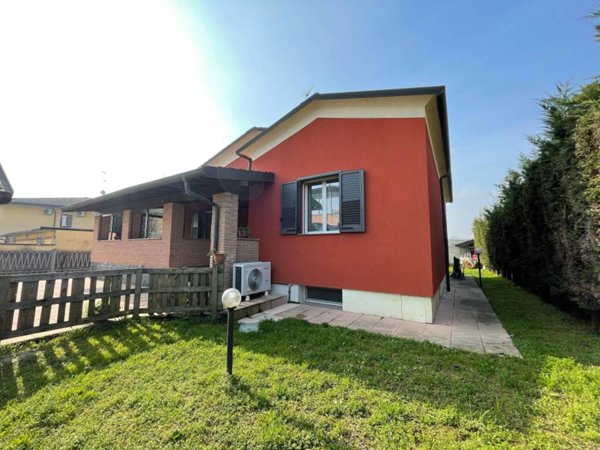 casa indipendente in vendita a Gerenzago