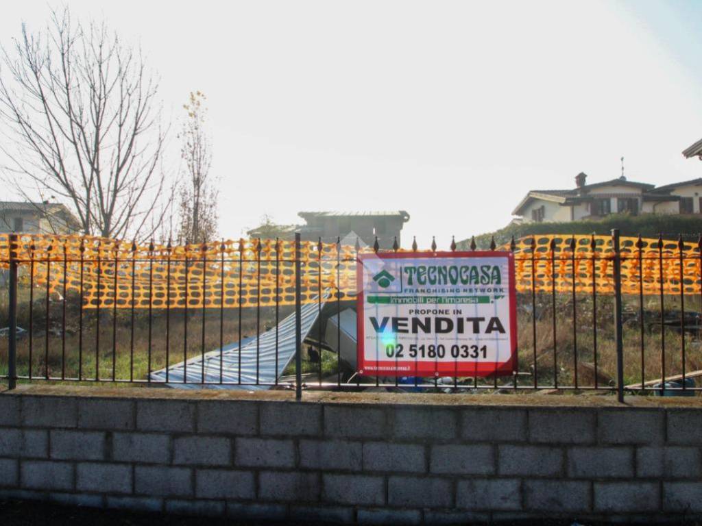 terreno edificabile in vendita a Gerenzago