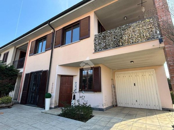 casa indipendente in vendita a Gerenzago