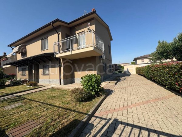 casa indipendente in vendita a Gerenzago