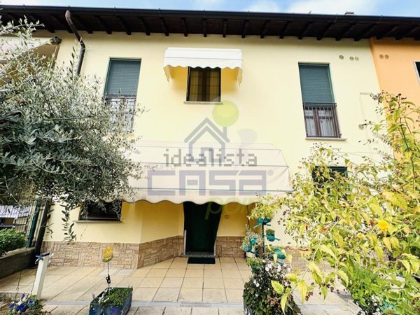 casa indipendente in vendita a Gerenzago