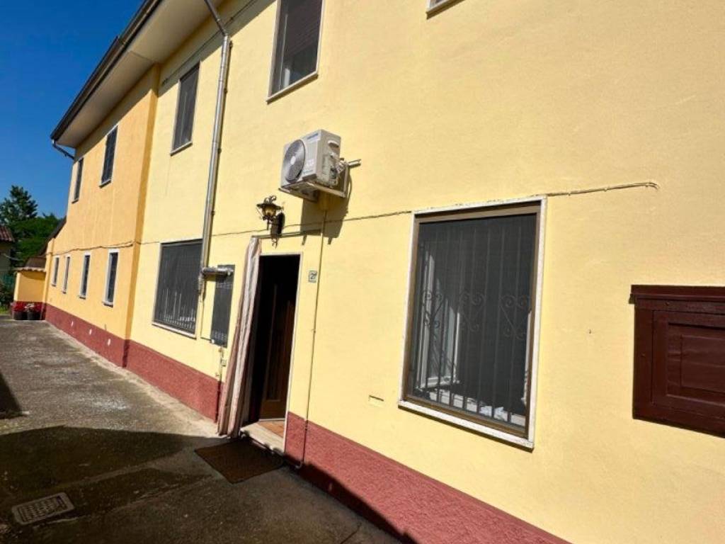 casa indipendente in vendita a Giussago in zona Novedo