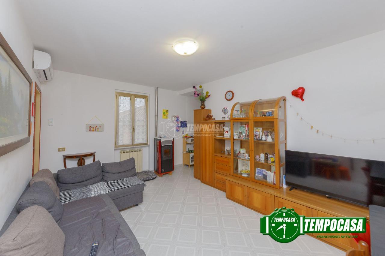 appartamento in vendita a Giussago in zona Novedo