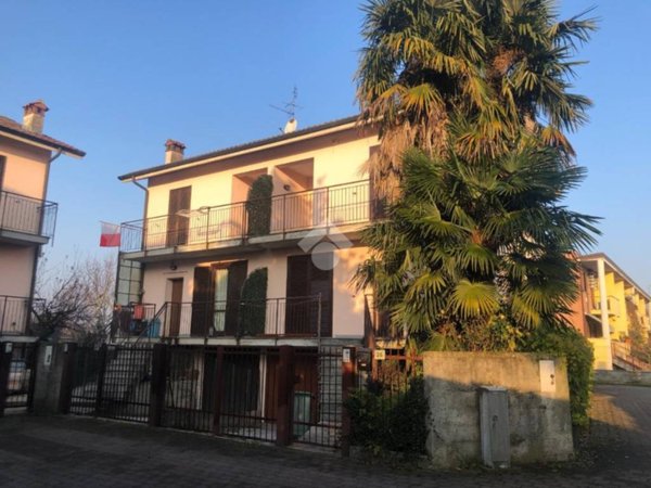 appartamento in vendita a Giussago in zona Turago Bordone
