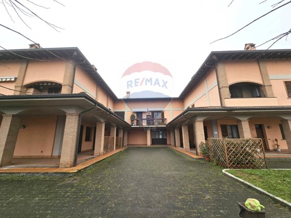 casa indipendente in vendita a Giussago in zona Turago Bordone
