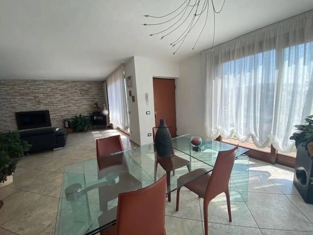 casa indipendente in vendita a Giussago in zona Novedo