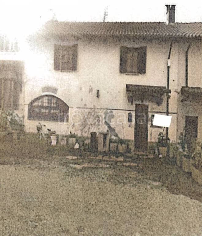 appartamento in vendita a Giussago in zona Nivolto