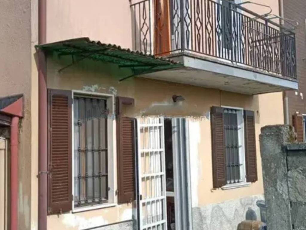 casa indipendente in vendita a Giussago in zona Turago Bordone