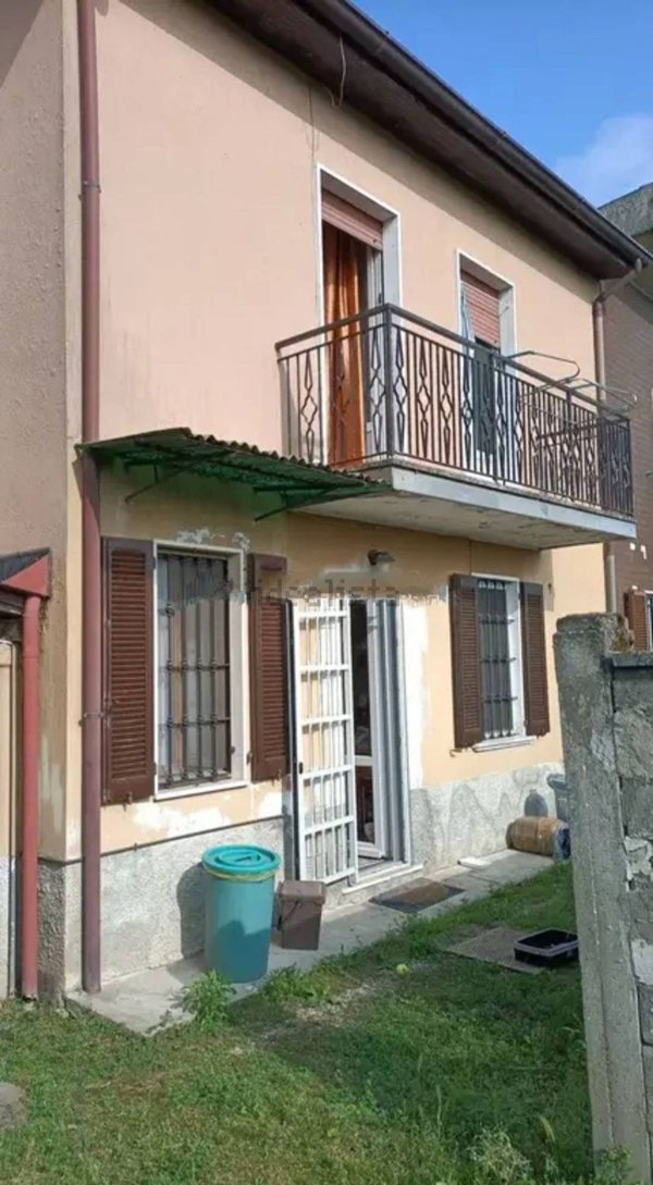 casa indipendente in vendita a Giussago in zona Turago Bordone